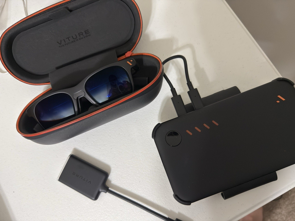 VITURE Pro XR Glasses w/ Case & Adapter, Dock (switch 2).