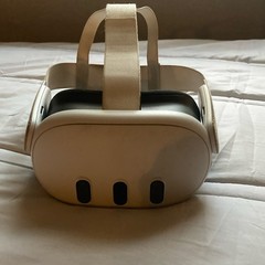 Meta Quest 3 Standalone VR Headset with Controllers, Fully operational.