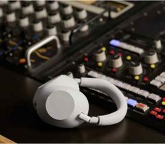 Sony WH-1000XM6 Best Wireless Bluetooth Noise Canceling Headphones (Platinum)