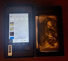 128GB MP3/Android/Bluetooth/loaded with over 17500 Classic/Modern Rock Songs!!