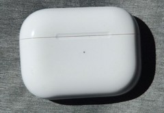 Apple AirPods Pro (1st Generation) – Genuine – 6 Months Usage