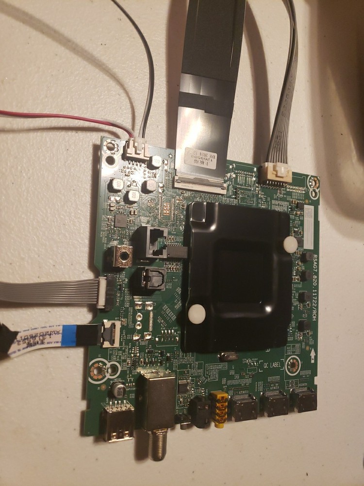 Hisense main board, RSAG7.820.11722/ROH, compatible with several TV models…