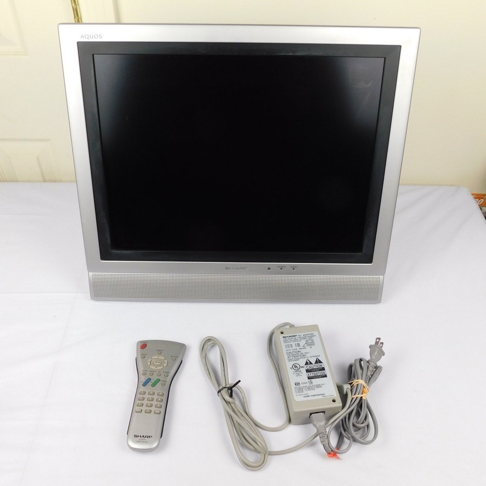 Sharp LC-20E1UM LCD TV 20″ Tested Working 4:3 Retro Gaming w/ Remote 2002