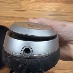 Beats by Dr. Dre Solo Wireless Over the Ear Headphones – Space Gray
