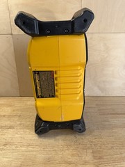 DeWalt DCR028 12v/20v Li-Ion Jobsite Bluetooth Radio (FOR PARTS OR REPAIR)