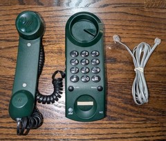 Vintage AT&T Design Line Model 140 Touch Tone Table Wall Corded Phone Green Vtg