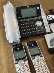 AT&T Dect 6.0 Expandable Cordless Phone System CL84215 W/Digital Answering