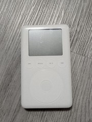 Apple iPod classic 3rd Generation White (30 GB) A1040