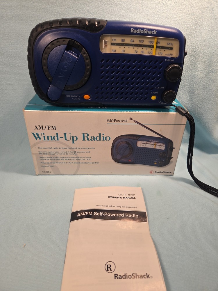 Vintage RadioShack 12-801 AM/FM Wind-Up Radio with Emergency Alarm