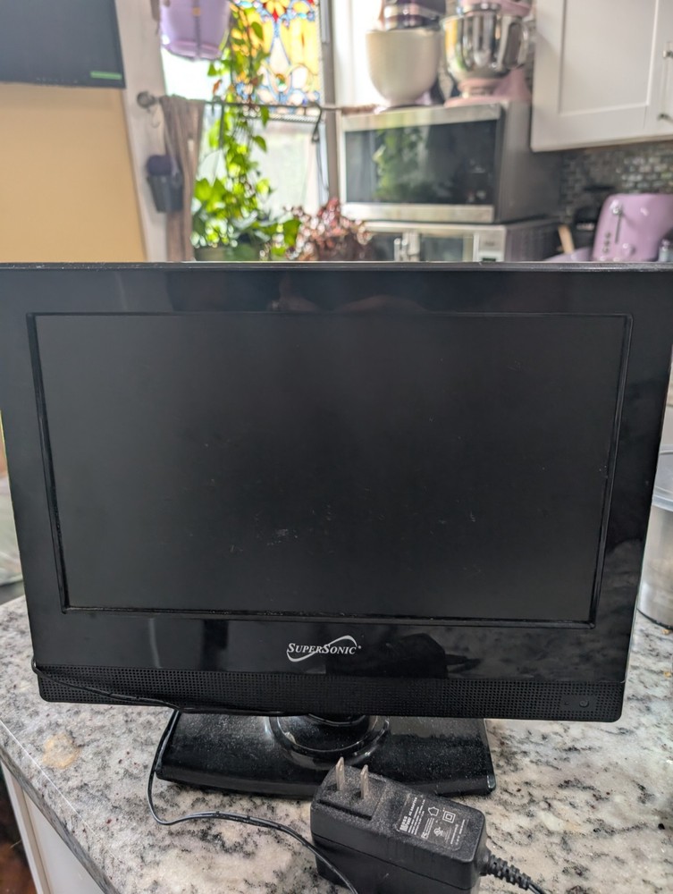 Supersonic 13 X10 Portable DVD Player / Monitor