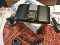 Garmin RV 760 LMT 7″ GPS bundle, Lifetime Maps, Traffic, Car Mount Kit
