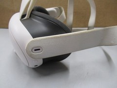 Meta Oculus Quest 3 – 128GB Set – w/ Controllers – Good Condition –