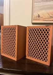 Vintage Realistic Bookshelf Speakers with Lattice Grills – Painted Coral- TESTED