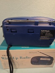 Vintage RadioShack 12-801 AM/FM Wind-Up Radio with Emergency Alarm