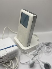 Apple iPod Classic 3rd Generation A1040 40GB Music Player Tested Works READ