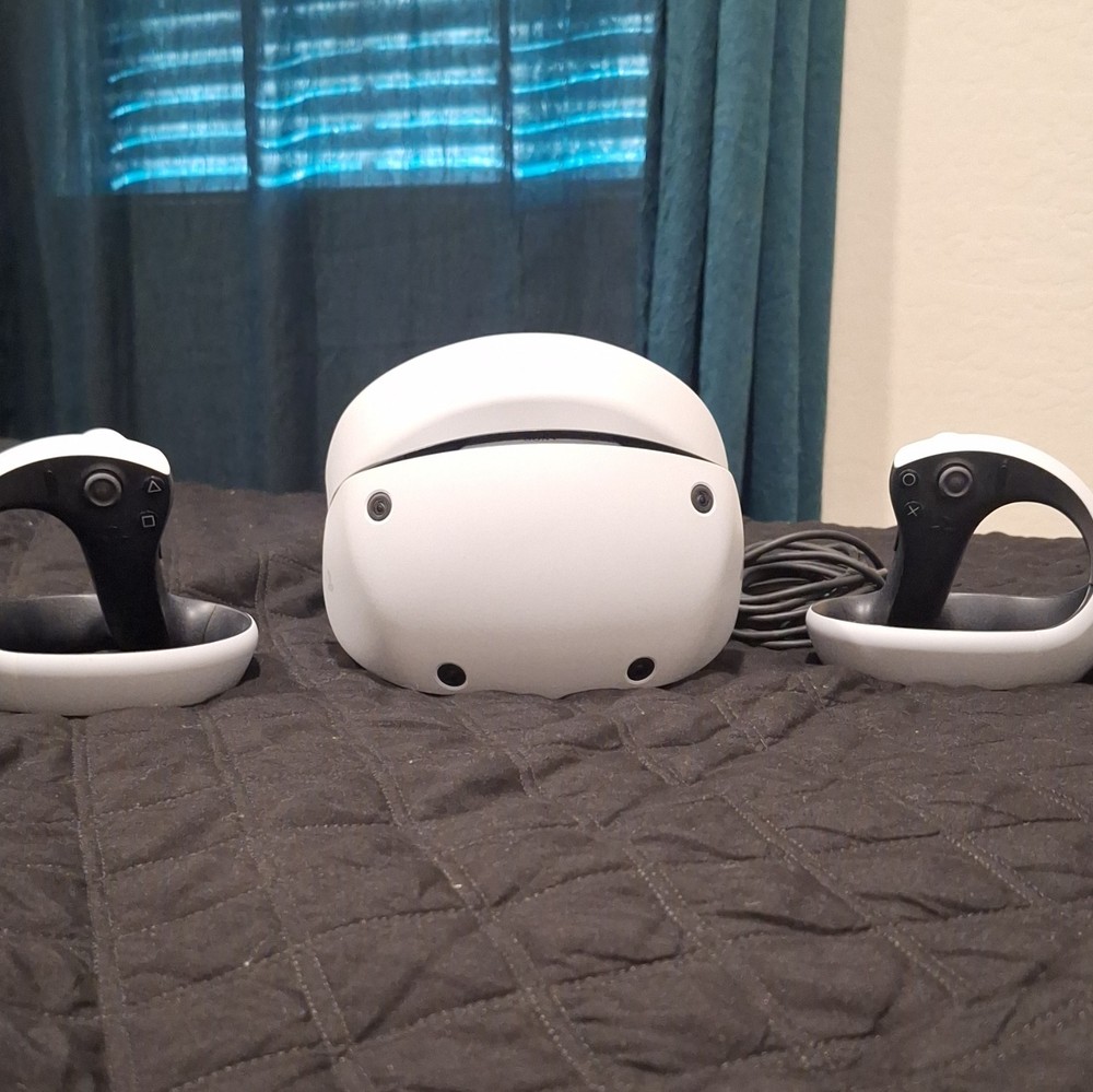 Playstation Vr 2 With Both Controllers
