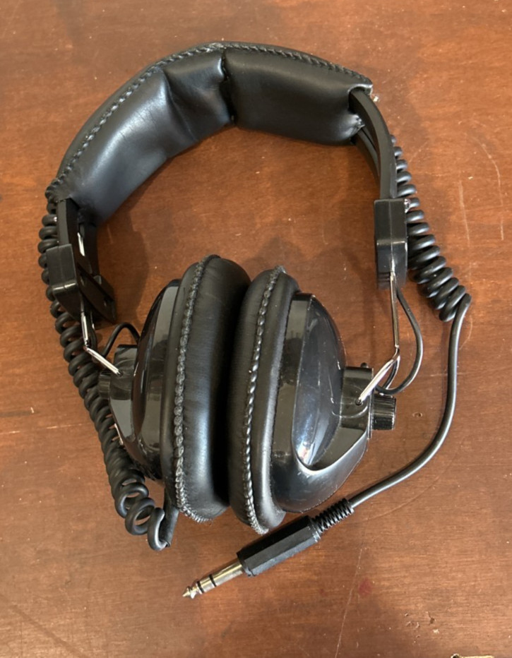 Labtec LT20 Vintage Stereo Headphones excellent condition.