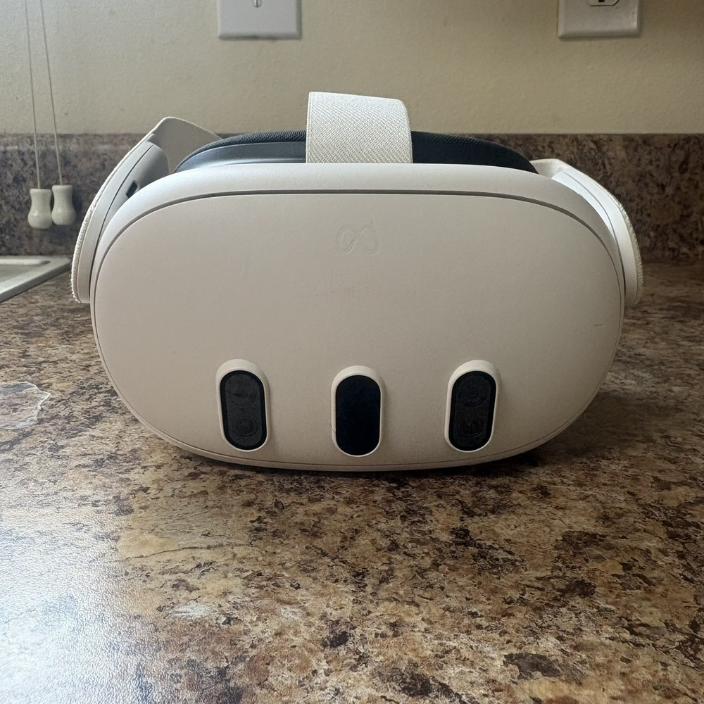 Meta Quest 3 512GB VR Headset Only, Mint condition! (Charger included)