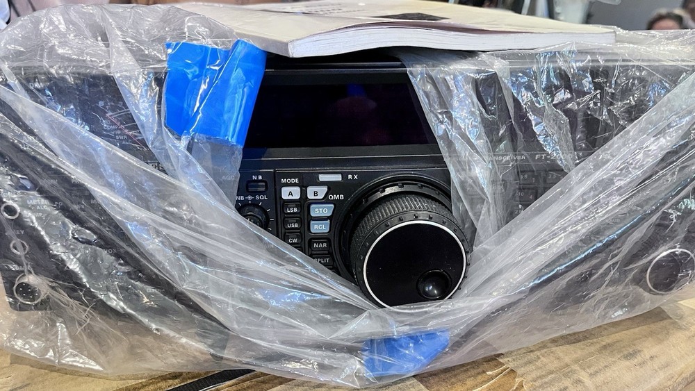 Yaesu FT-2000 HF/50MHz Ham Radio Transceiver SSB/CW LCD w/ Manual
