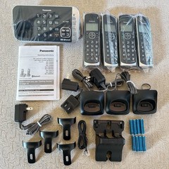 Panasonic KX-TGE674B 4-Handset Single Line Cordless Phone Link2Cell (Open Box)