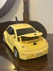 Sharper Image KNG America Volkswagen Beetle Vintage AM/FM Radio Yellow Working