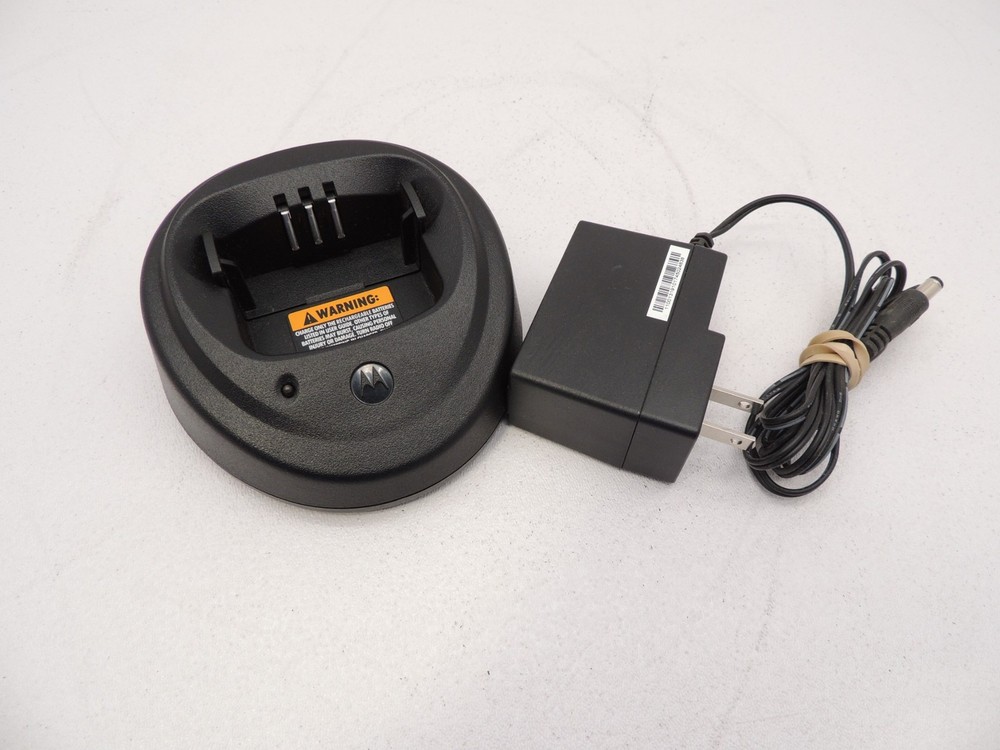 Motorola PMPN4133A 1589451G Tri-Chem Quick Charger for Several CP and PR Series