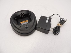 Motorola PMPN4133A 1589451G Tri-Chem Quick Charger for Several CP and PR Series