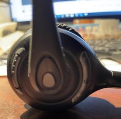 (NEW CUSHIONS ) Plantronics C052 Wireless Headset – Comes With PLT APV-63