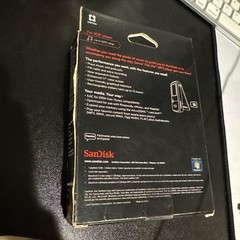 SANDISK Sansa Clip Zip 4GB MP3 Player – Jumpstart Red – Factory Sealed!