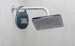 JBL Clip 5, Ultra-portable waterproof speaker