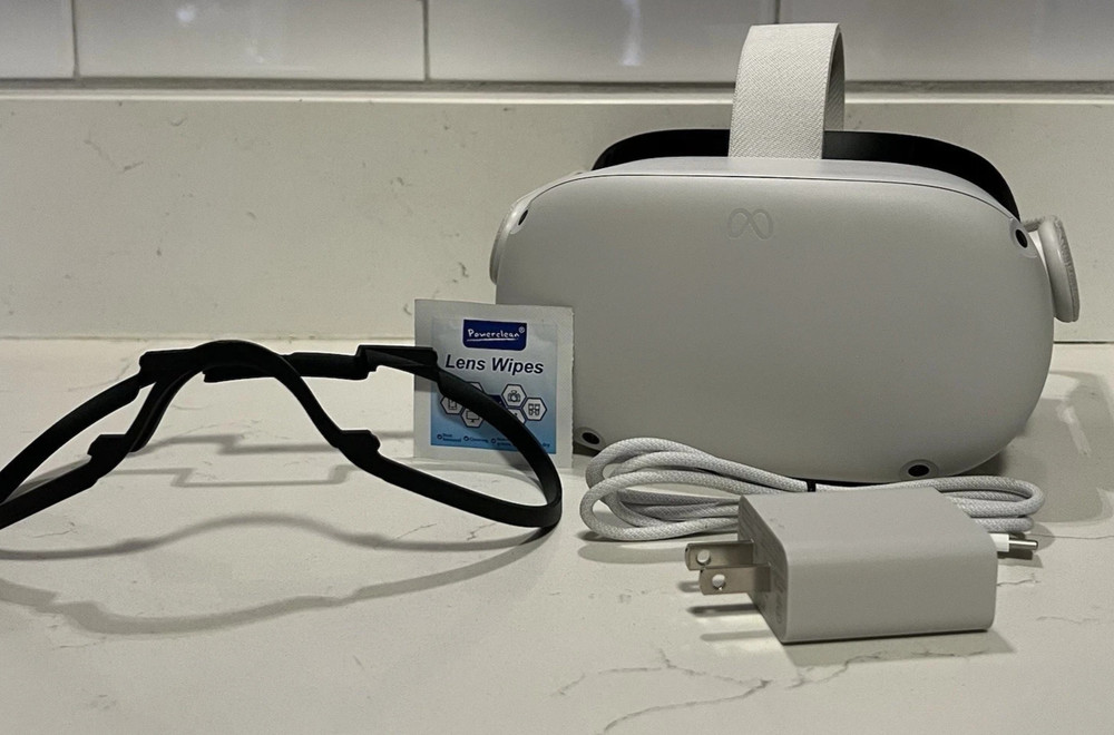 Meta Oculus Quest 2 – 128GB VR Headset + Accessories & Charger ONLY!!