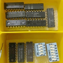 VLCHEK Plastics M-221 Vintage Electronics Circuit Building Yellow Components Box