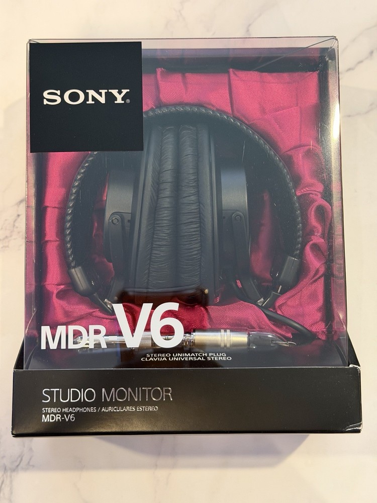 *RARE* Sony MDR-V6 Over the Ear Studio Monitor Headphones NEW & FACTORY SEALED