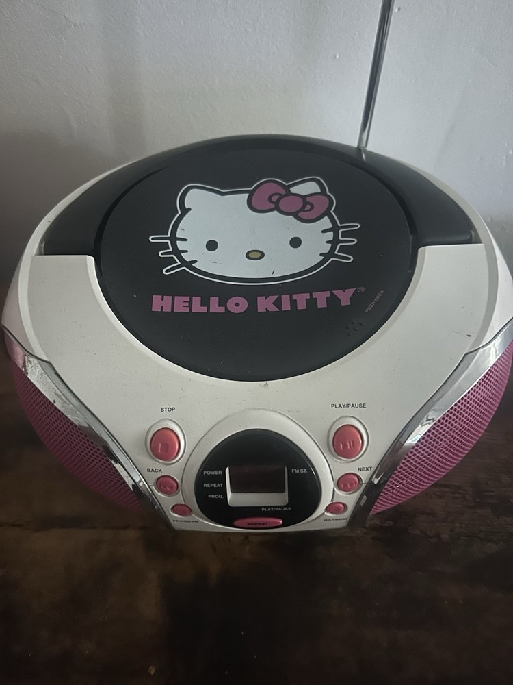 Hello Kitty Portable Boombox AM/FM Radio CD Player – Pink White Black