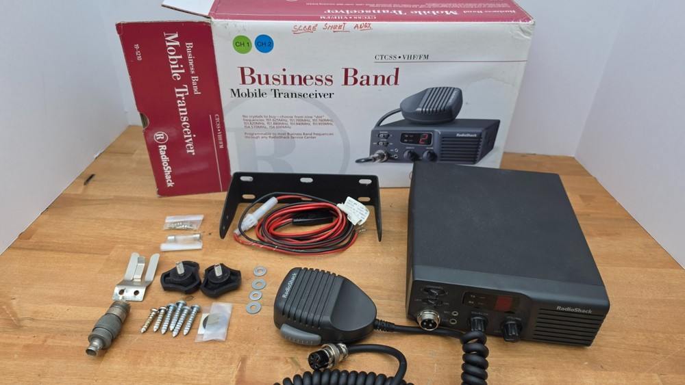 Radio Shack #19-1210 Business Band Mobile Transceiver CTCSS VHF-FM 2 CHANNEL