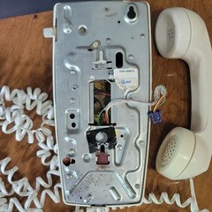 AT&T 2554 BMPG Beige Corded Wall Telephone Wall Mountable Vintage/Retro 1981