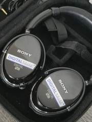 Sony MDR-NC500D Digital Noise Canceling Headphone (Black)