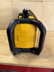 DeWalt DCR028 12v/20v Li-Ion Jobsite Bluetooth Radio (FOR PARTS OR REPAIR)