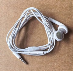 2X Authentic Apple iPod iPhone Earphones Headphones Earbuds+Remote Control+Mic