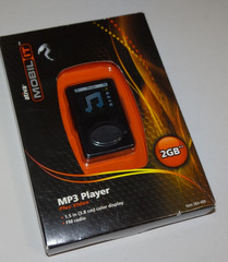 New Ativa Mobil It MP3 Player + video FM radio compatible XP & Vista 2 GB