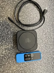 Apple TV 32GB 4K HD Media Streamer – Black Tested/Reset + Remote & power A1842