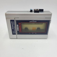 Vintage 1982 SANYO M-G10 Stereo Metal Hi Lo Cassette Tape Player Walkman TESTED