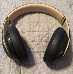 Beats by Dr. Dre Studio 3Headband Headphones Bluetooth USB Black/Gold.