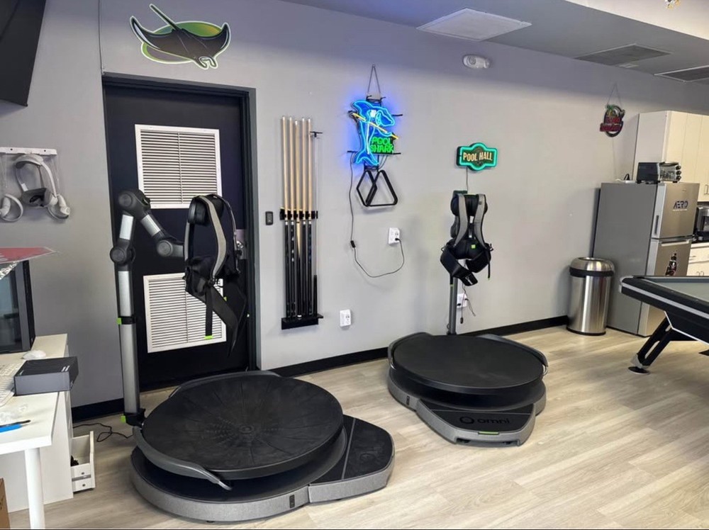 VIRTUIX OMNI ONE virtual reality treadmill gaming system. Barely used.