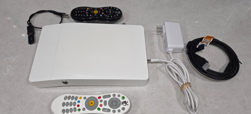 TiVo Bolt – 500GB – LIFETIME – 4 Tuners Cable w / extra Tivo Slide Remote
