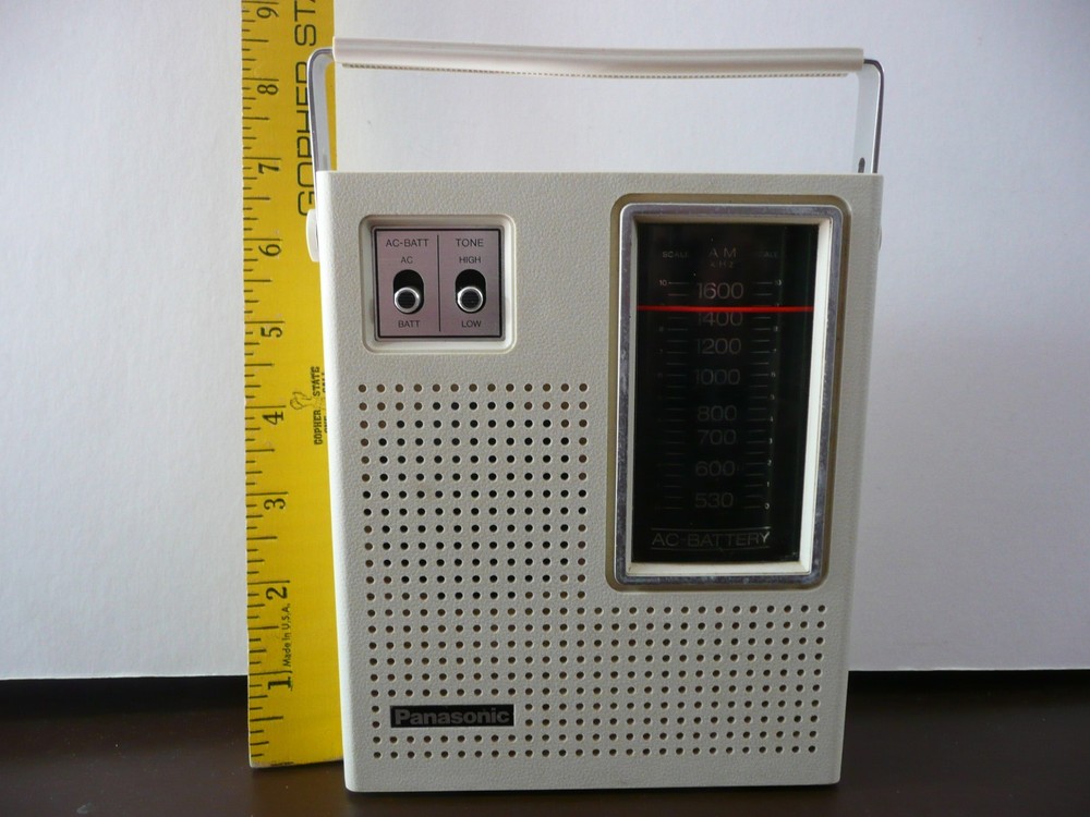 Vintage Panasonic R-1493 Transistor AM Radio – AC or Battery – Tested Works!