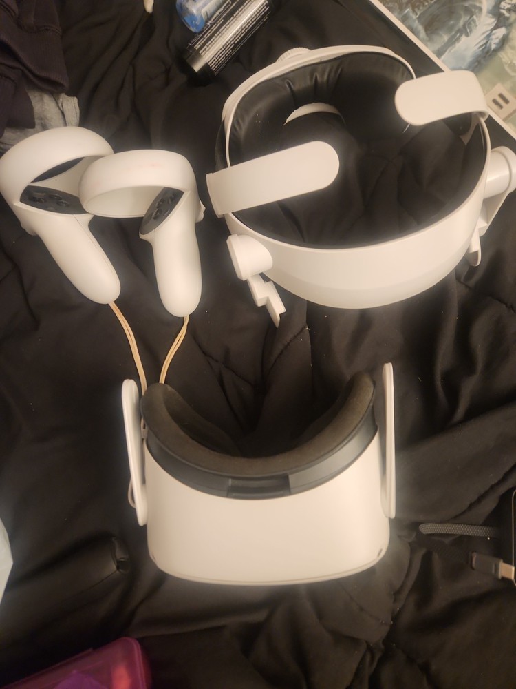 Meta Oculus Quest 2 VR Headset 128gb Controllers Working
