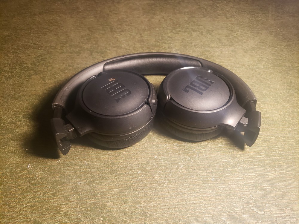 JBL Tune 510BT Wireless Bluetooth Headphones Mic Foldable Black Works Good