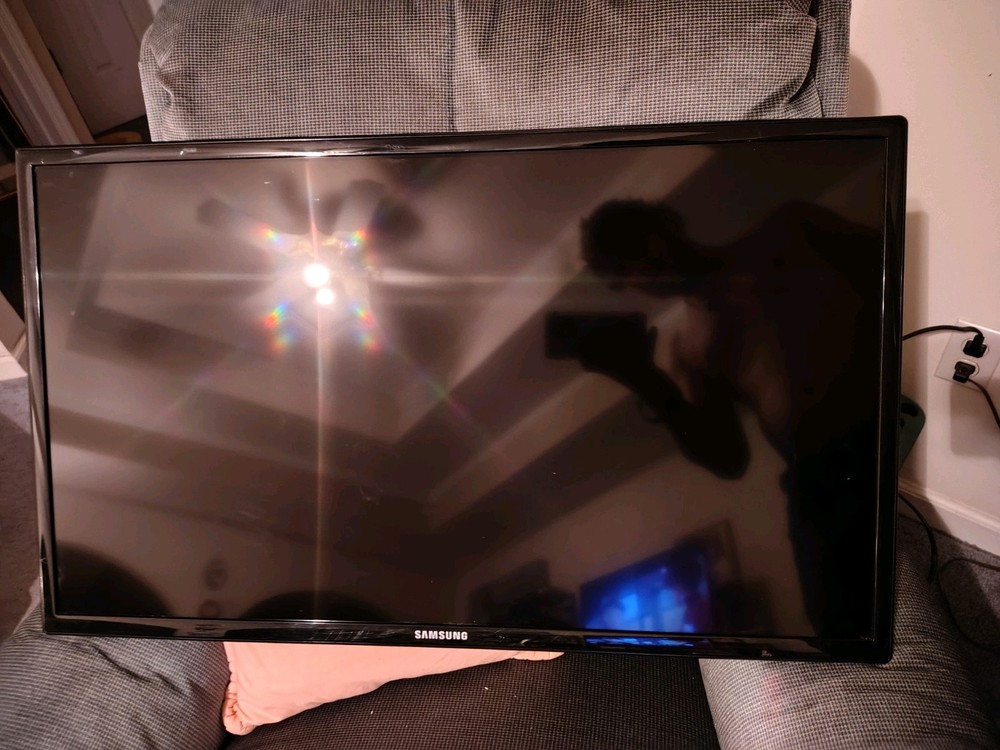 Black Samsung 32 In Model HG32NA477PF NOT smart TV No Remote Yes HDMI Hookups