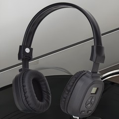 Stereo Foldable Receiver Over-Ear Headphone uses 2 AAA batteries (Not included)
